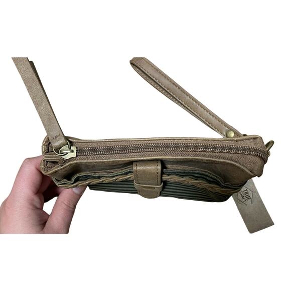 NEW w/Tags Belk True Craft Brown Ladies Wallet Wristlet NWT - Picture 5 of 5